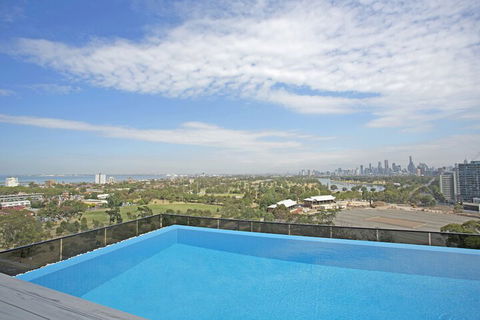 Heart Of St Kilda By Ready Set Host - Accommodation Newcastle 2