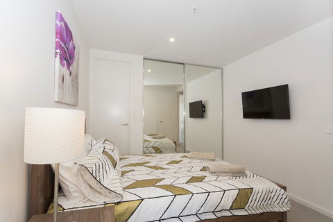 Heart Of St Kilda By Ready Set Host - Accommodation Newcastle 5