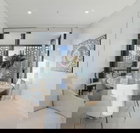 HomeHotel Boutique  Luxurious Apartment Super Clean - Accommodation Newcastle