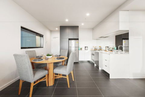 Ocean Views St Kilda Apartment By Ready Set Host - Accommodation Newcastle 7