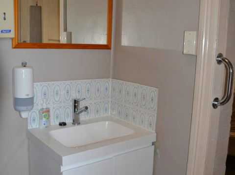 The Burdekin - Accommodation Newcastle 1