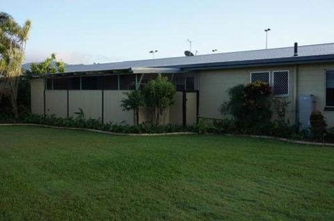 YAL Cairns A Motel That Makes A Difference - Accommodation Newcastle 1