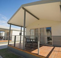 The Bowlo Holiday Cabins - Accommodation Newcastle