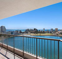 Seascape Unit 1402 Great location  amazing water views - Accommodation Newcastle
