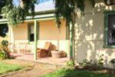 Tarndwarncoort Farmers Cottage - Accommodation Newcastle 0