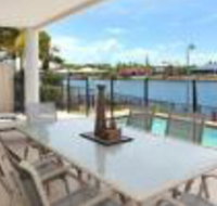 St Lucia 11 Four Bedroom Canal Home with Pool - Accommodation Newcastle