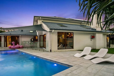 Your Luxury Escape OneCoral - Accommodation Newcastle 1