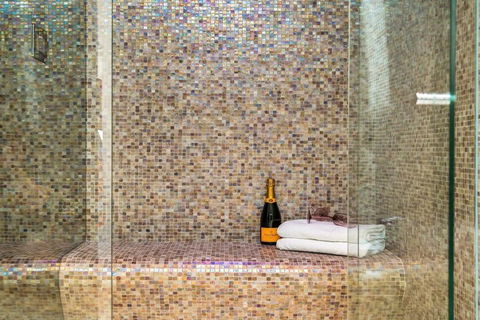 Your Luxury Escape OneCoral - Accommodation Newcastle 4