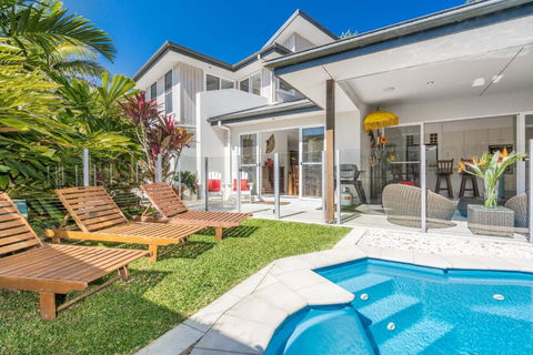 A SWEET ESCAPE Serenity On Sallywattle - Accommodation Newcastle 3