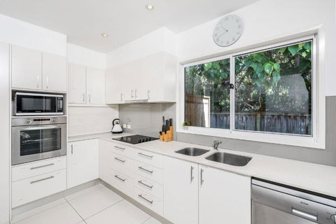 A SWEET ESCAPE Serenity On Sallywattle - Accommodation Newcastle 6