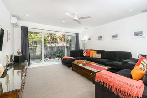 A SWEET ESCAPE Serenity On Sallywattle - Accommodation Newcastle 4