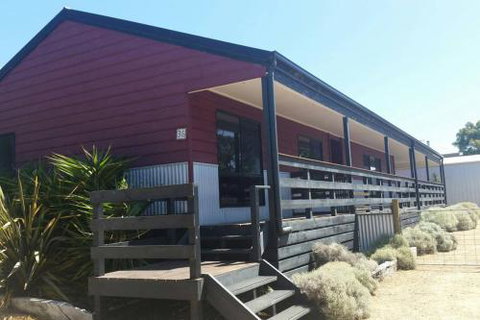 Pebbles Beach Retreat - Accommodation Newcastle 4
