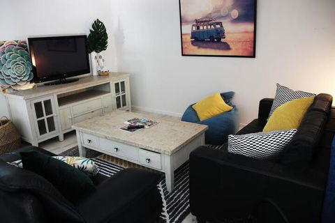 Yeppoon Beachhouse - Hostel - Accommodation Newcastle 4