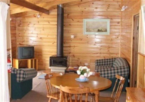 Boat Harbour Garden Cottages - Accommodation Newcastle 6