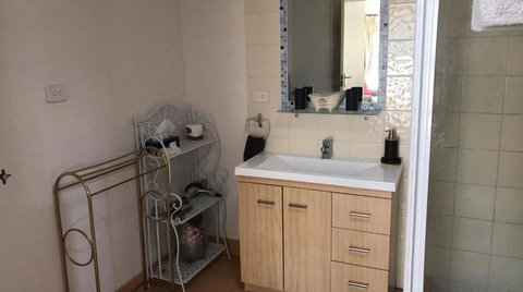 Oatlands Retreat - Accommodation Newcastle 4