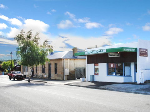 Oatlands Retreat - Accommodation Newcastle 5