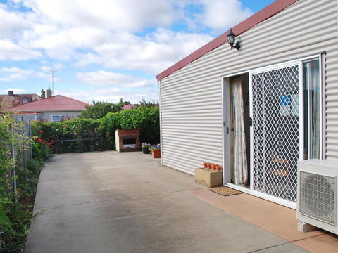 Oatlands Retreat - Accommodation Newcastle 1
