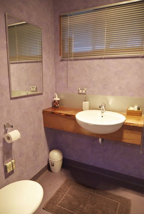 Heimat Chalets - Accommodation Newcastle 4