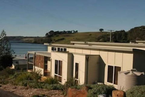 Paradise House - Accommodation Newcastle 2