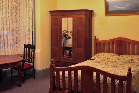 Bischoff Hotel - Accommodation Newcastle 7