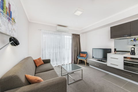 Abode Tuggeranong - Accommodation Newcastle 6