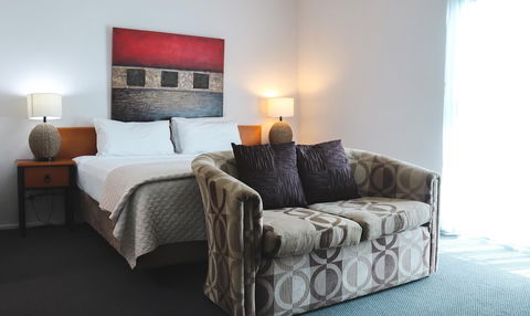 Heritage Cairns - Accommodation Newcastle 6