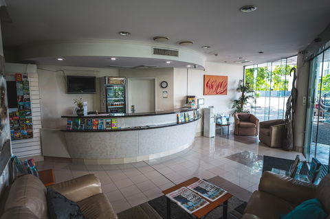Heritage Cairns - Accommodation Newcastle 3