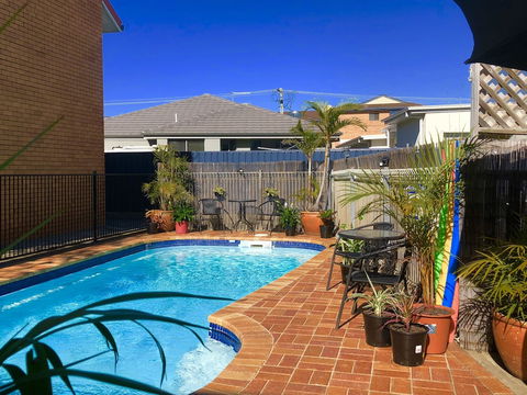 Bosuns Inn Motel - Accommodation Newcastle 2