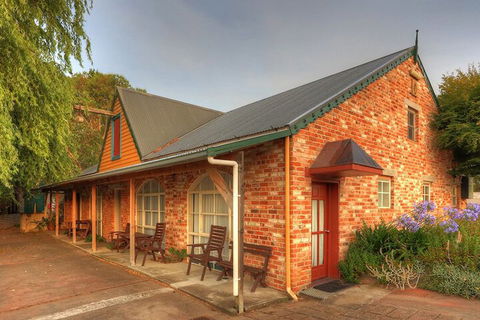 Hatchers Richmond Manor - Accommodation Newcastle 2
