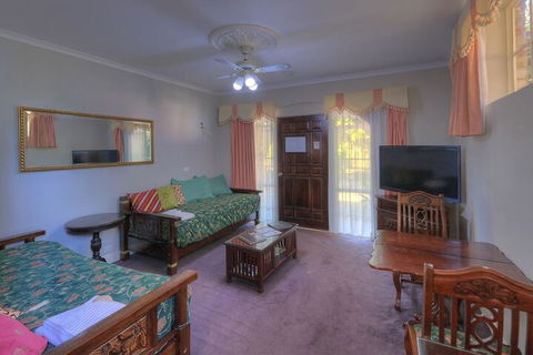 Hatchers Richmond Manor - Accommodation Newcastle 6