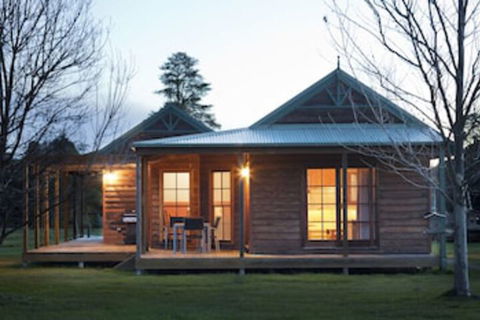 Beechworth Cedar Cottages - Accommodation Newcastle 0