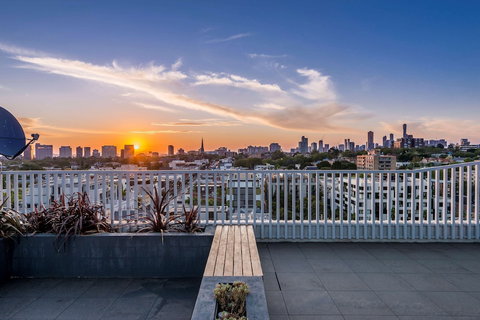 Oaks Melbourne South Yarra Suites - Accommodation Newcastle 0