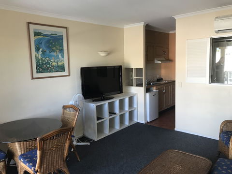 Villa Vaucluse Apartments Of Cairns - Accommodation Newcastle 3
