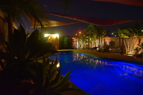 Bluewater Harbour Motel - Accommodation Newcastle 2