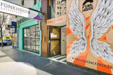 Funk House Backpackers - Accommodation Newcastle 1