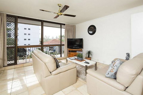 Burleigh Palms Holiday Apartments - Accommodation Newcastle 7