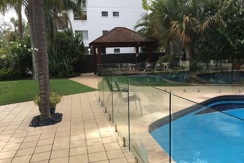 Burleigh Palms Holiday Apartments - Accommodation Newcastle 2