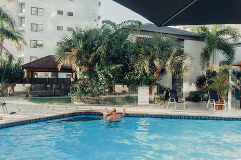 Burleigh Palms Holiday Apartments - Accommodation Newcastle 3