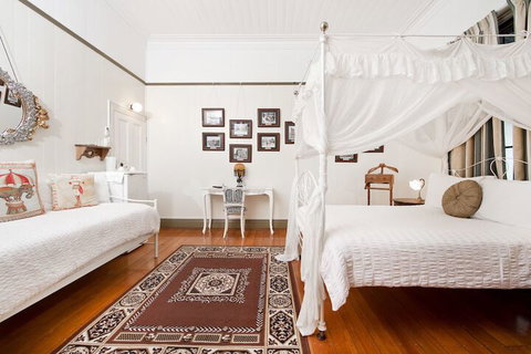 Franklin Villa - Accommodation Newcastle 5