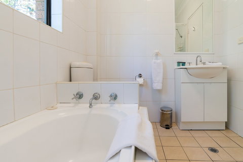 Eastwood Furnished Apartments - Accommodation Newcastle 2