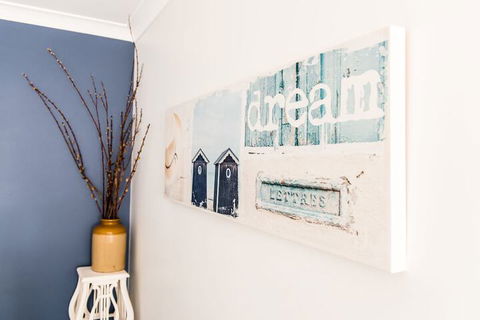 Anne's Waterfront Haven B&B - Accommodation Newcastle 3