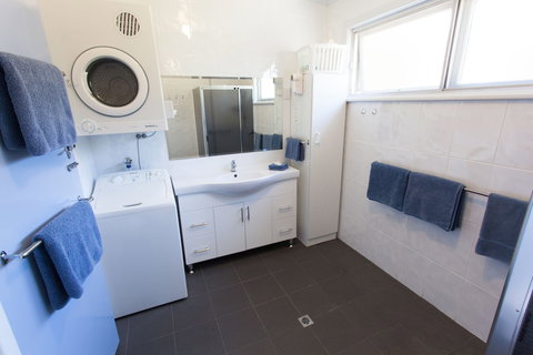 Modra's Apartments - Accommodation Newcastle 4