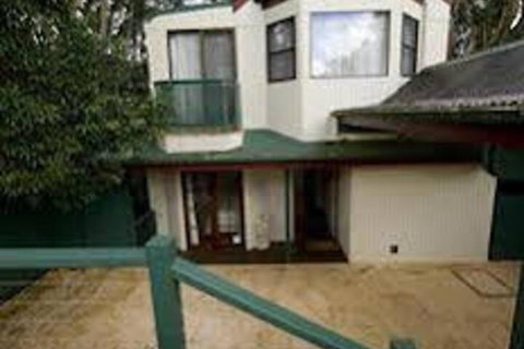 Montville Attic - Accommodation Newcastle 0