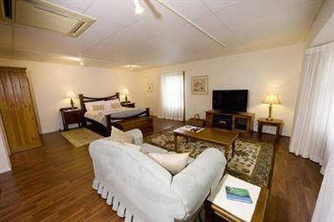Montville Attic - Accommodation Newcastle 4