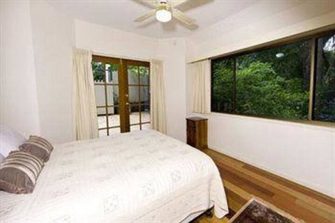 Montville Attic - Accommodation Newcastle 5