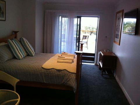 Corinella On The Esplanade Bed & Breakfast - Accommodation Newcastle 4