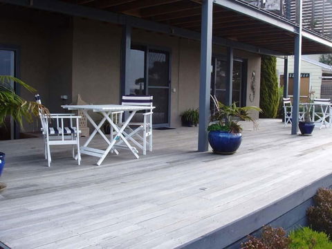 Corinella On The Esplanade Bed & Breakfast - Accommodation Newcastle 2