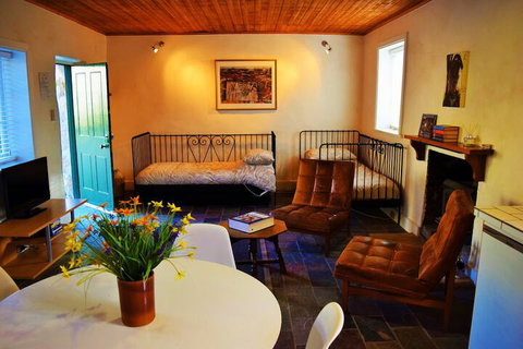 Cleburne Homestead - Accommodation Newcastle 7