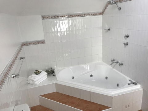Valley Of The Waters B&B - Accommodation Newcastle 5