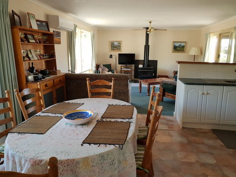 Taralee Orchards - Accommodation Newcastle 4